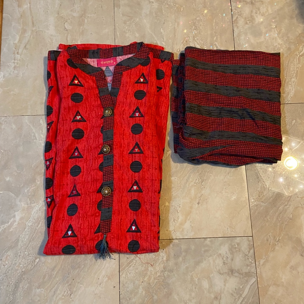 Red and Black Geometric Patterned 2 Piece Kurta Set Salwar Kameez Size M - Picture 8 of 8